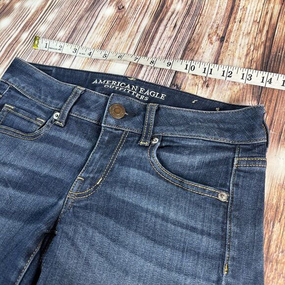 American Eagle SUPER STRETCH Size 2 Low Rise Jean Denim Cut Off Shorts 28x4.5 - Picture 5 of 10